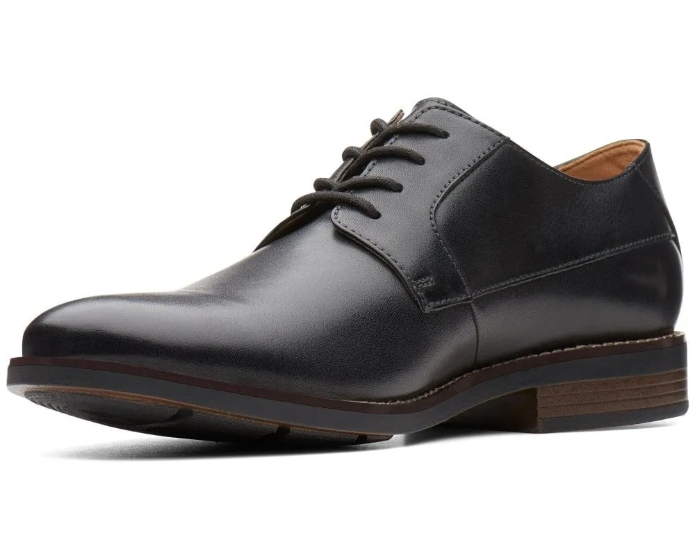 Clarks Becken Plain Black Leather