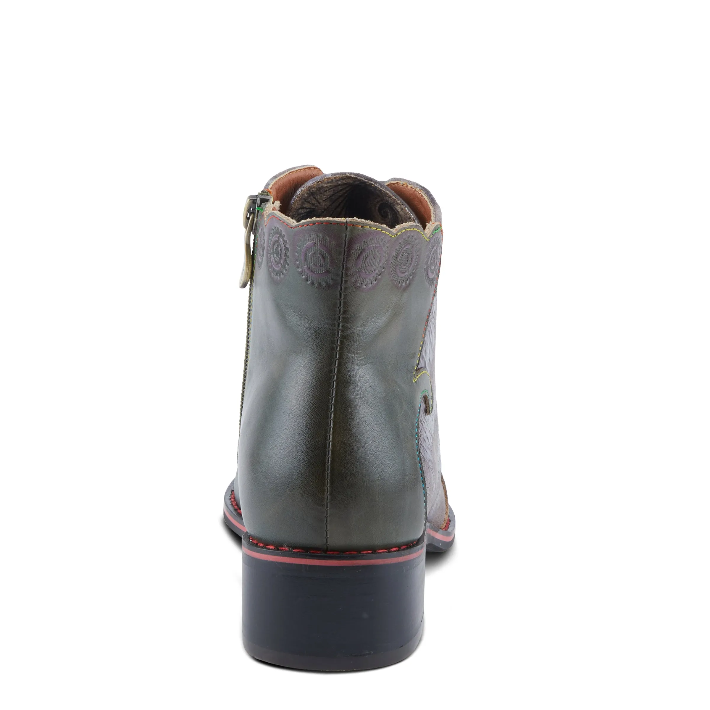 L'ARTISTE XENIA BOOTIE