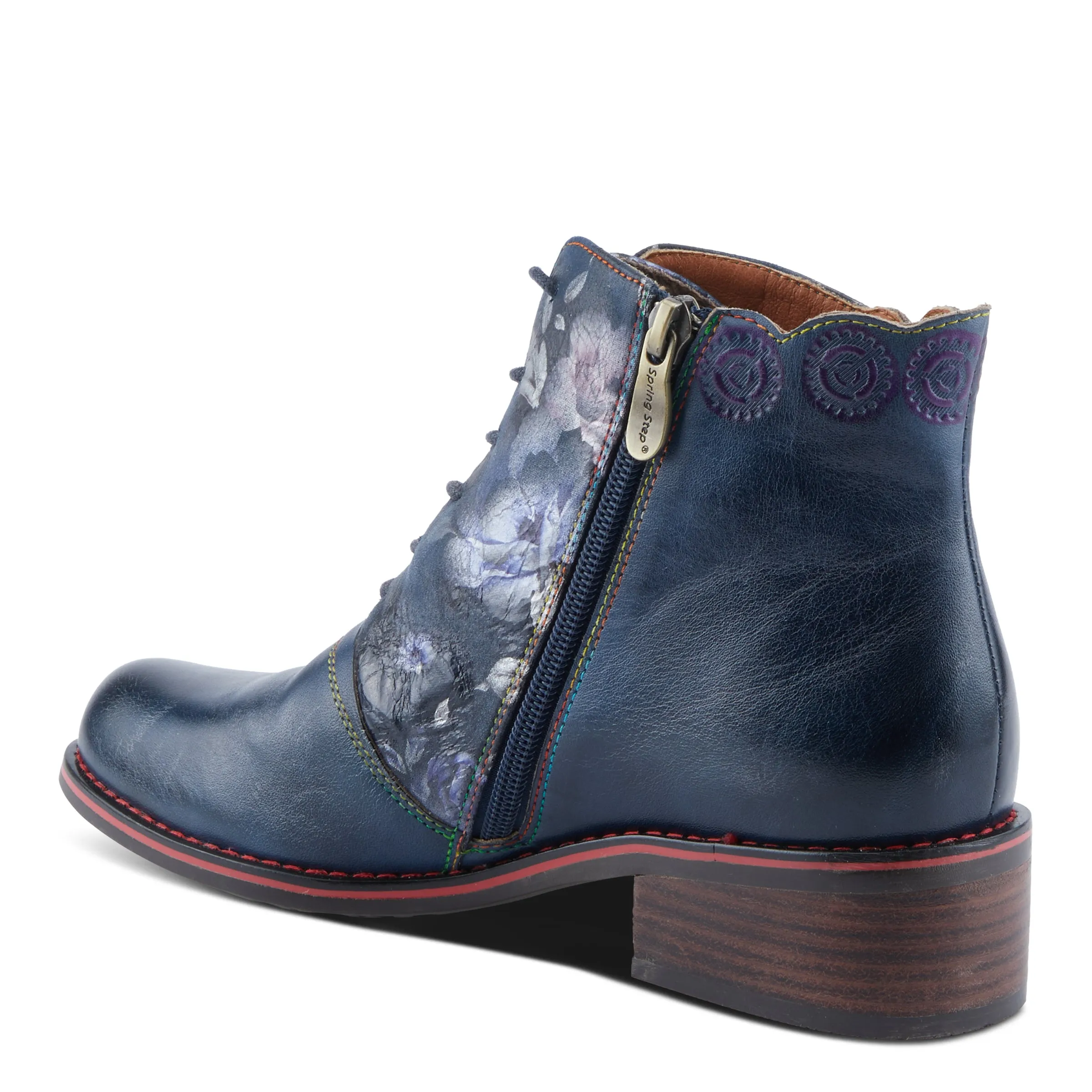 L'ARTISTE XENIA BOOTIE