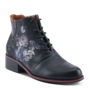 L'ARTISTE XENIA BOOTIE