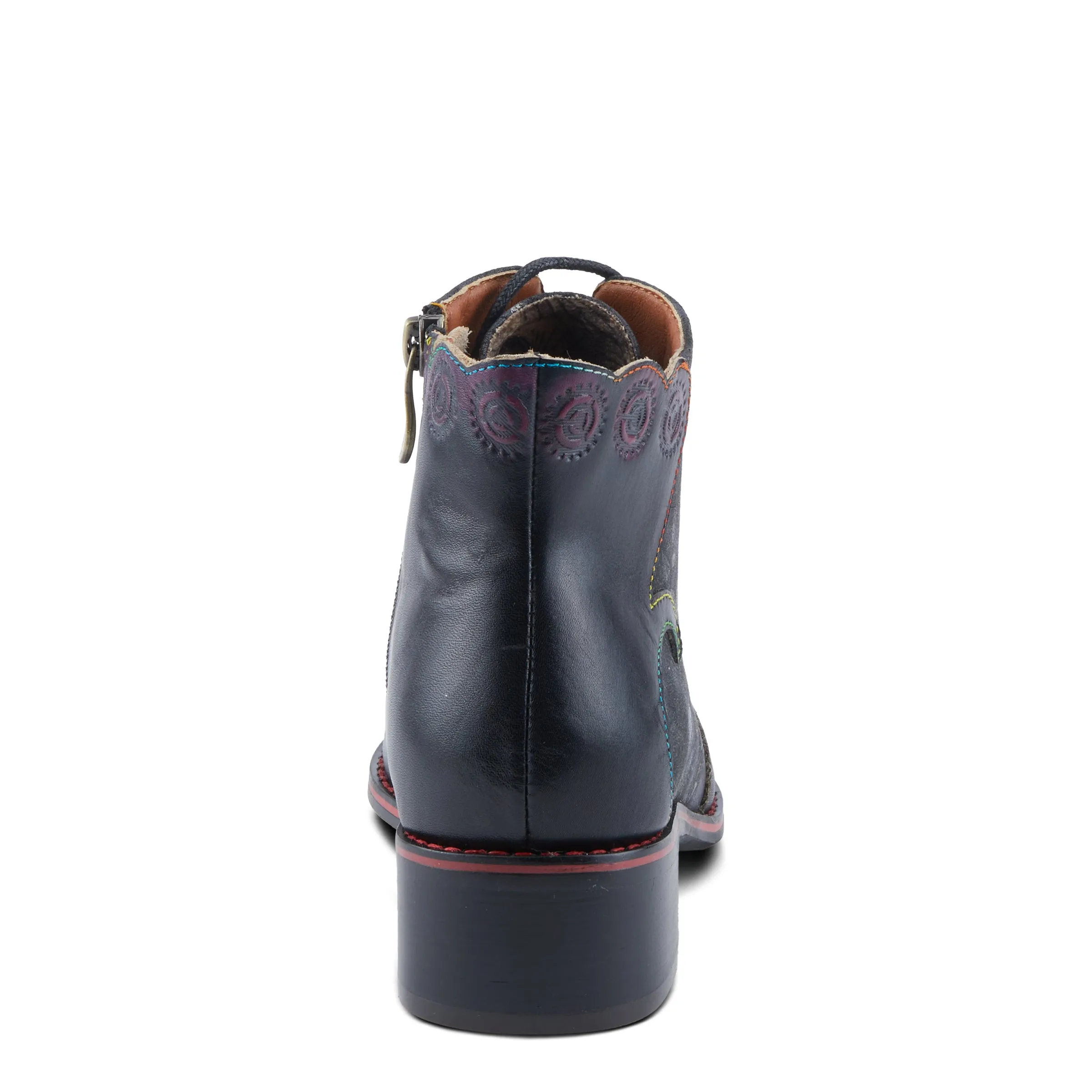 L'ARTISTE XENIA BOOTIE