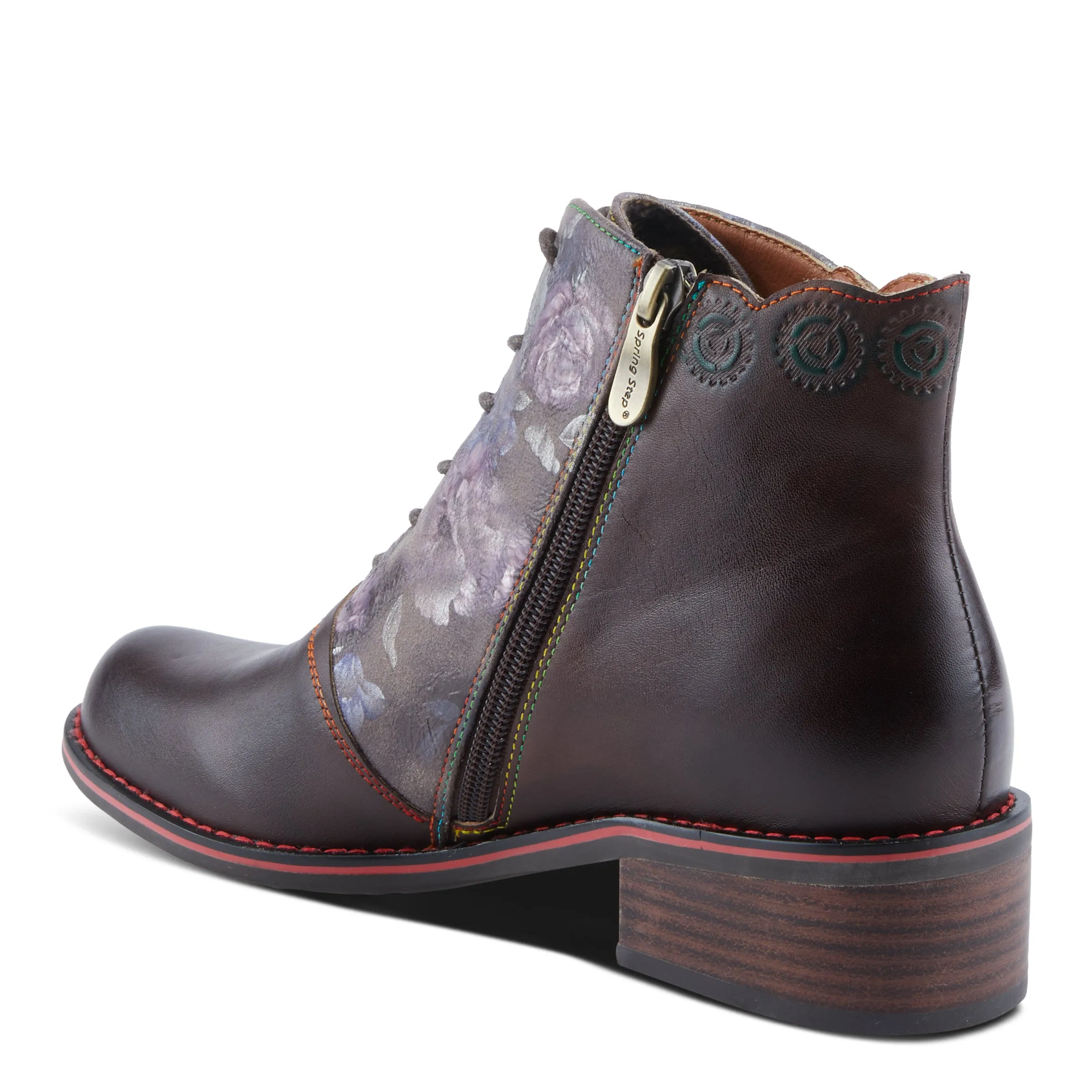 L'ARTISTE XENIA BOOTIE
