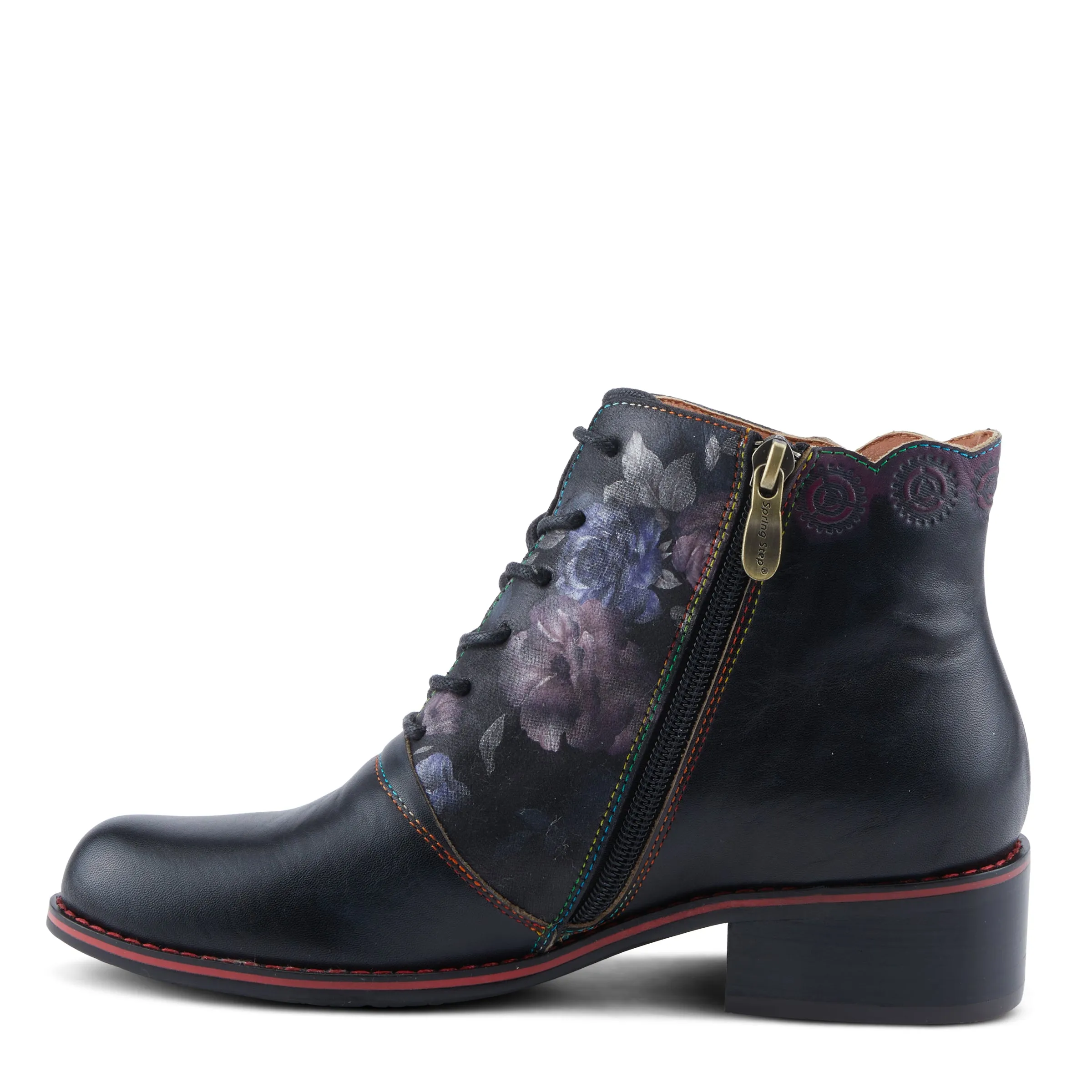 L'ARTISTE XENIA BOOTIE