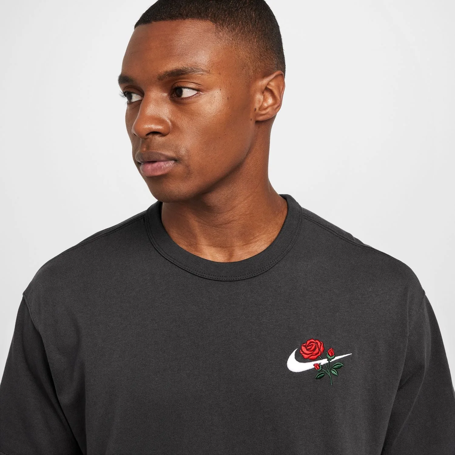 nike Rose Embroidered Heavyweight Tee - Mens