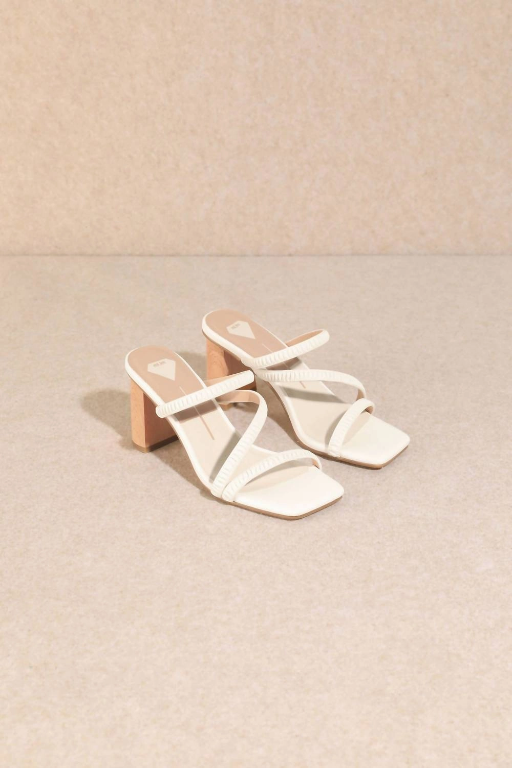 Patsi Sandal In White