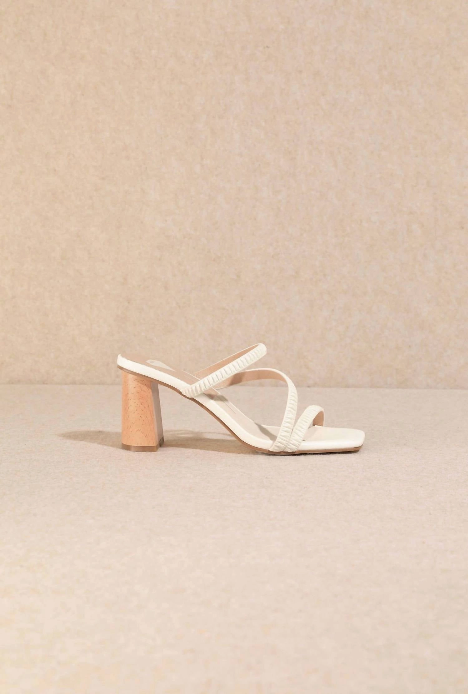Patsi Sandal In White
