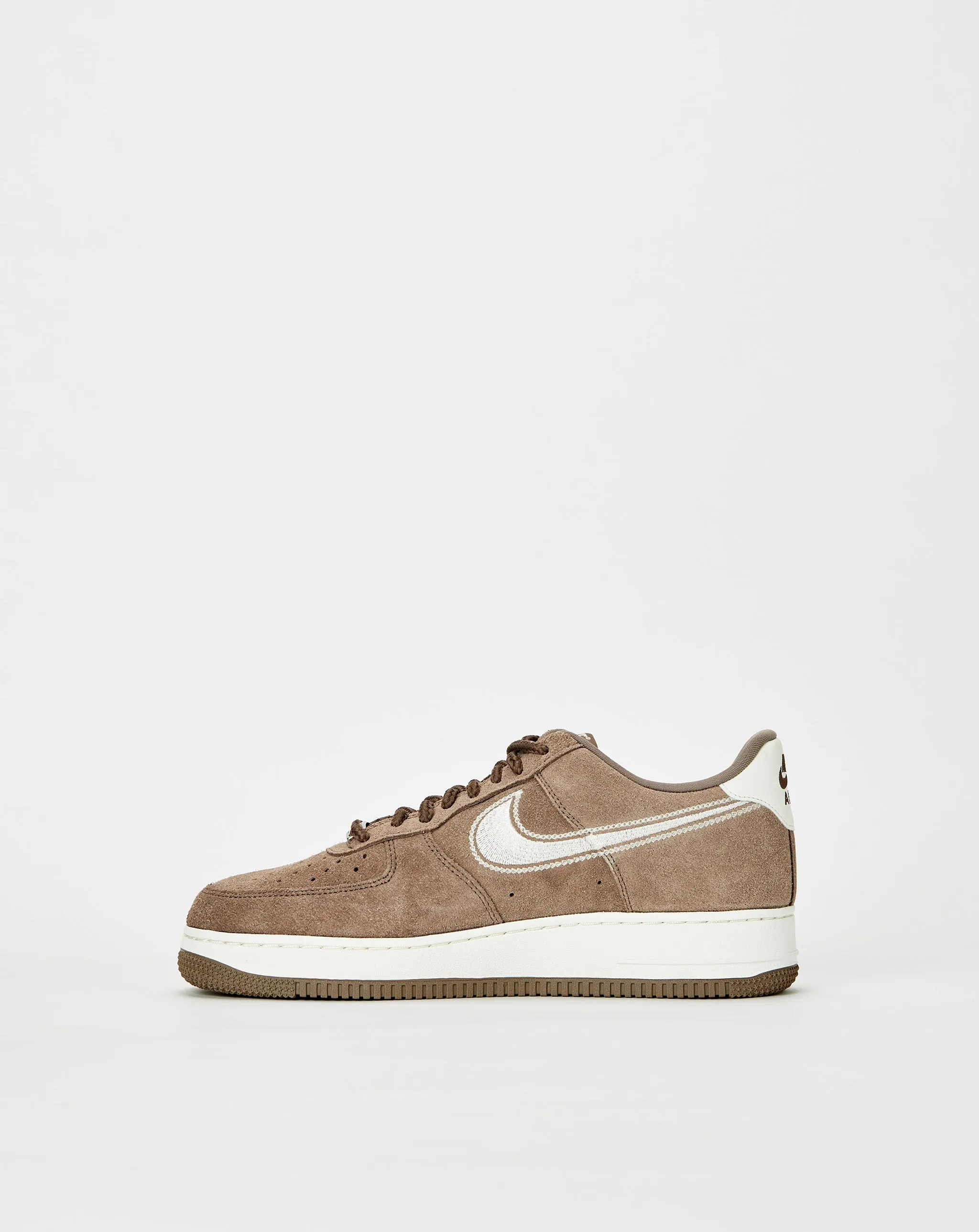 Shoes Nike Air Force 1 '07 LV8
