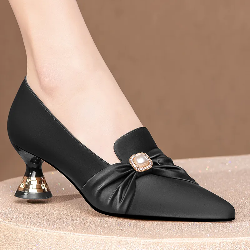 USS Shoes Kaina Women's Leather Pointed Toe Pumps