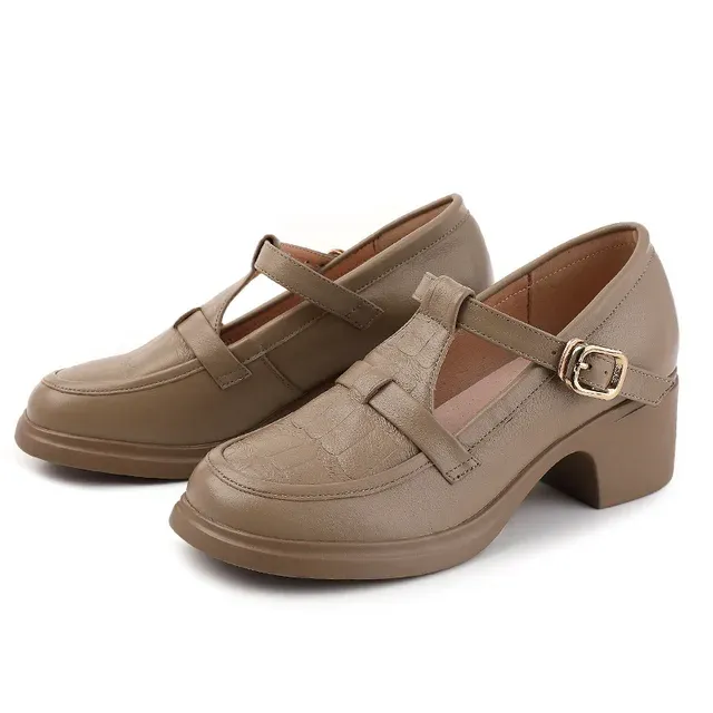 USS Shoes Sara Women's Square Heel Pumps
