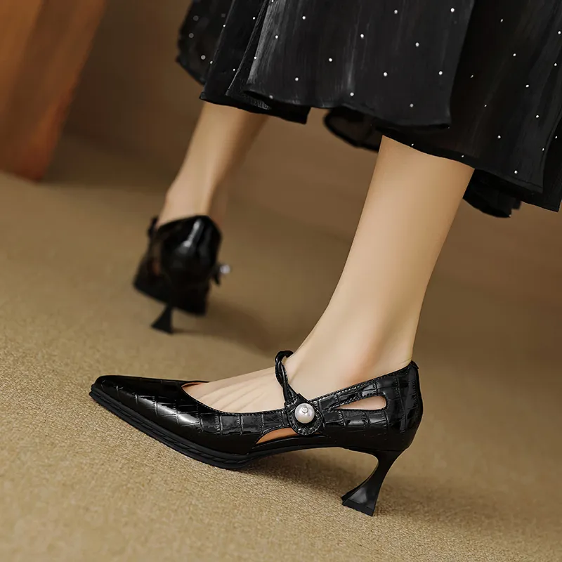 USS Shoes Sharol Women's Pointed Toe Leather Pumps