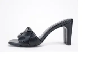 VENTURE - BLACK