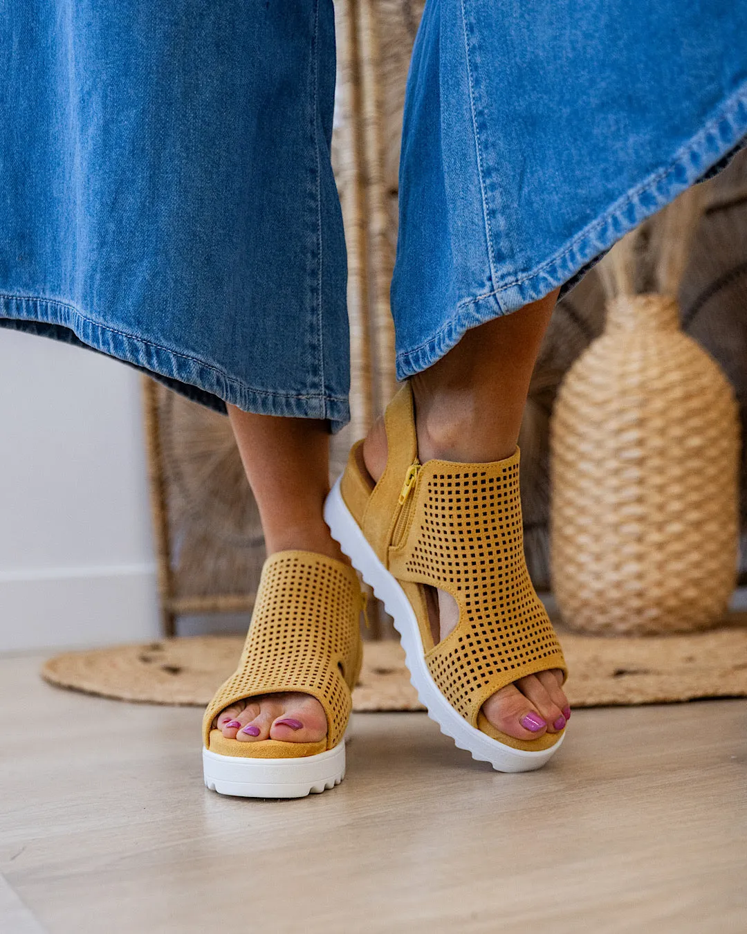 Very G Amy 2 Sandals - Yellow